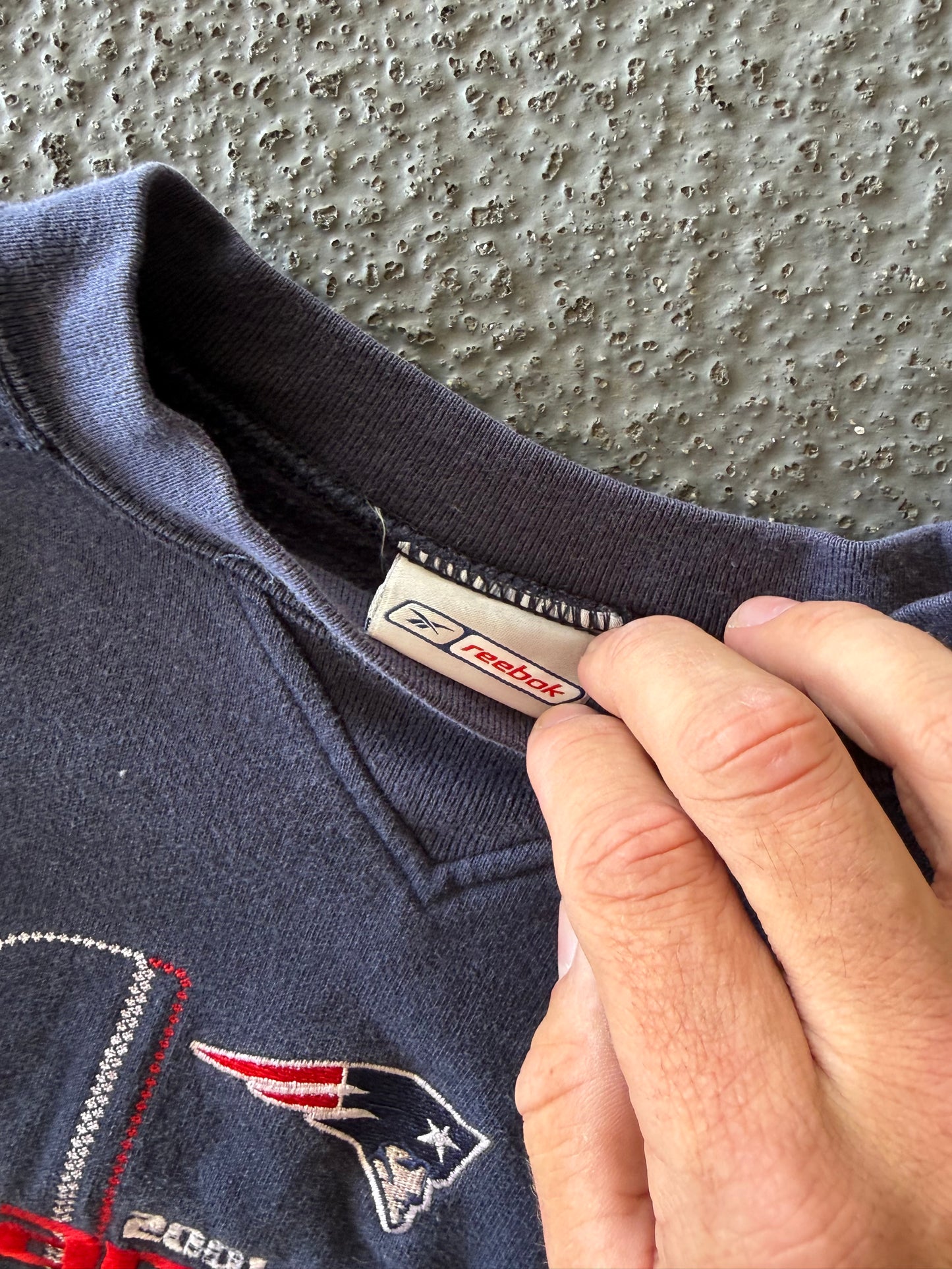 REEBOK NE PATRIOTS 2001 CHAMPIONS CREWNECK - M